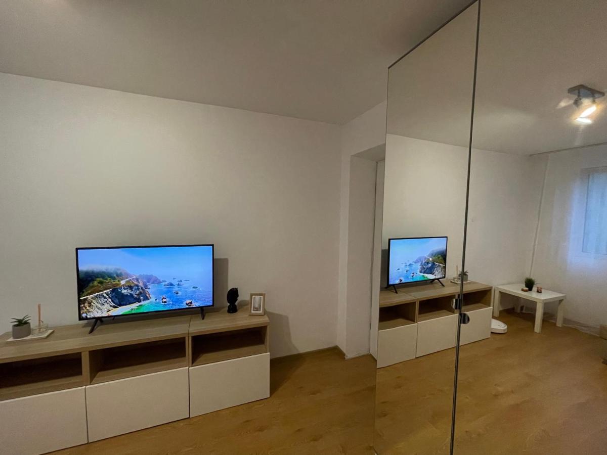 Zeus Apartament Close To Presidencial Palace Bucarest
