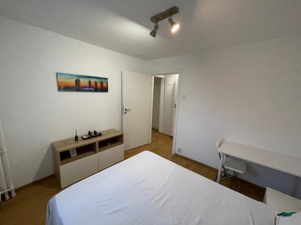 Apartment Zeus Apartament Close To Presidencial Palace